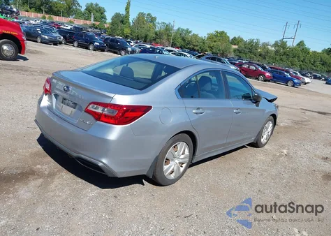 2019 Subaru Legacy 2.5I z USA, uszkodzony, nr VIN 4S3BNAB6XK3006133